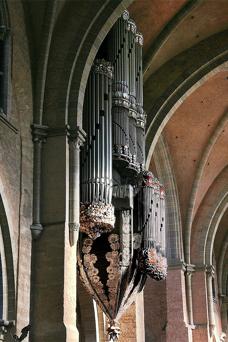 800px-Hauptorgel im Trierer Dom - 2007-10-14